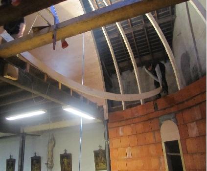 Aménagement intérieur d'une chapelle.